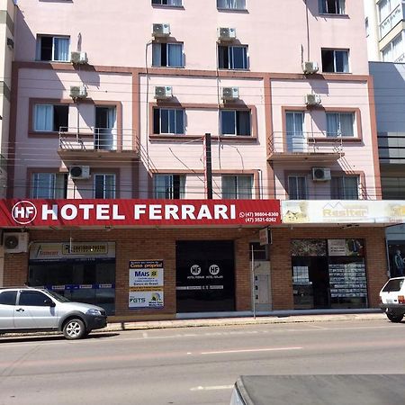 Hotel Ferrari Рио до Сул Екстериор снимка